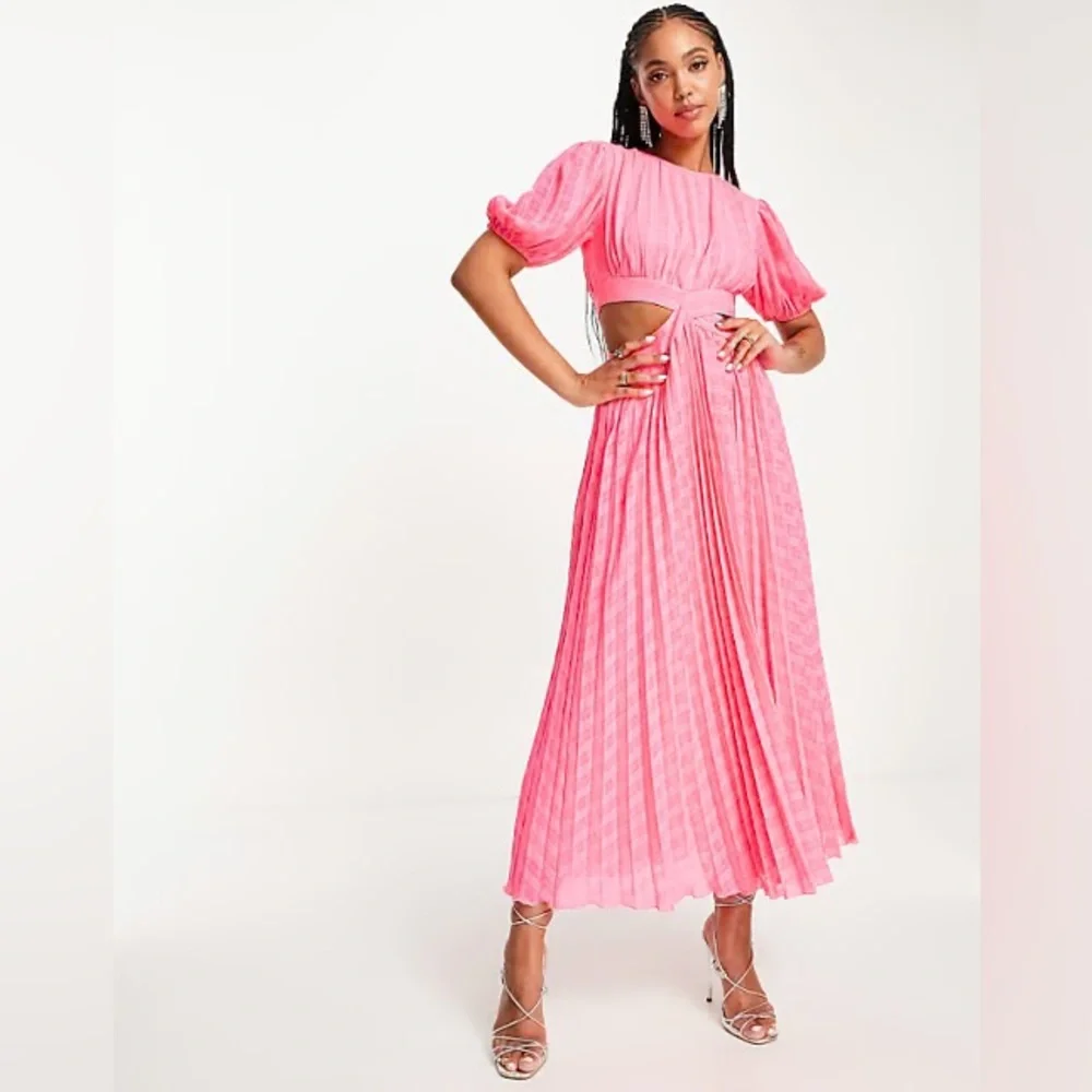 strapless open back dress Summer Social Stain Pleated Cutout Waist Loose Midi Dress – roschic main image 0